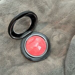 MAC Vibrant Pink Blush Compact